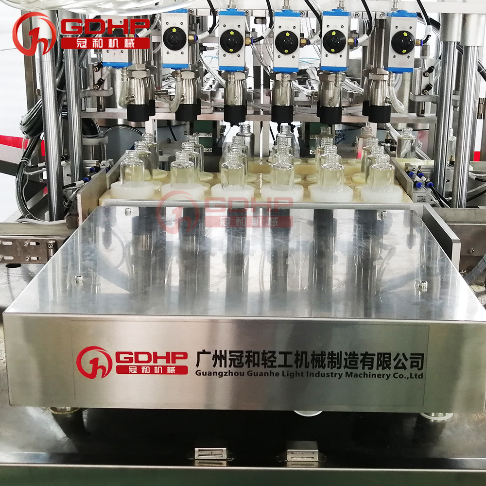 306單高速香薰灌裝壓塞旋蓋生產(chǎn)線-5